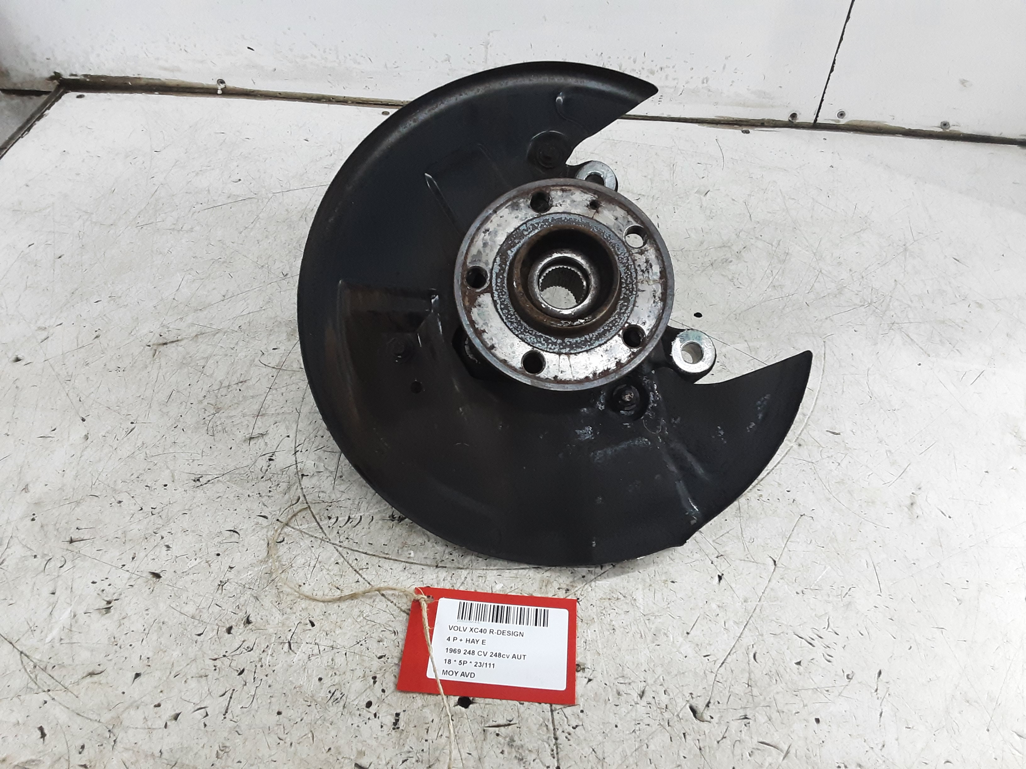 FRONT WHEEL HUB RIGHT