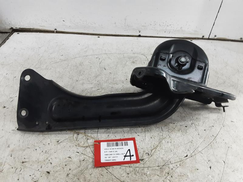 DRAAGARM ACHTER LINKS Volvo XC40 3/18+