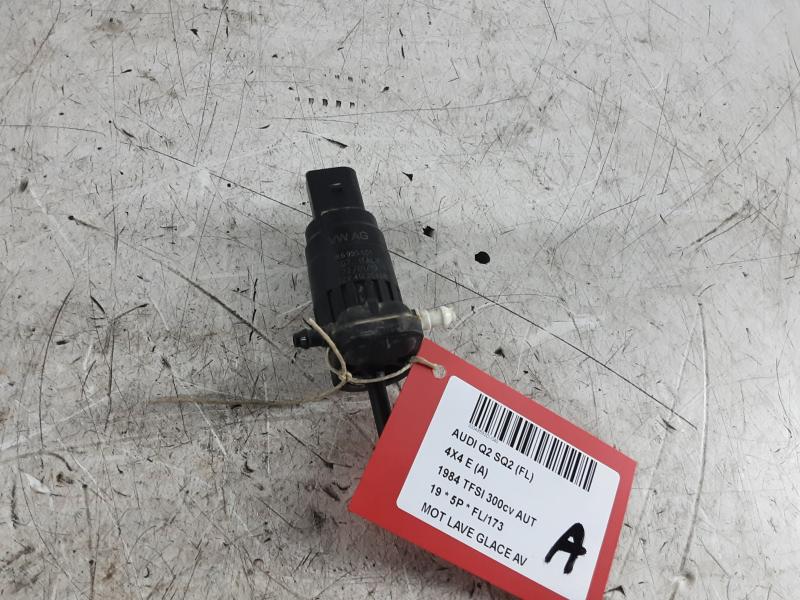 WINDSCREEN WASHER PUMP Audi SQ2