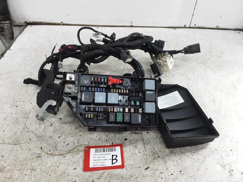 FUSE BOX Volvo XC40 3/18+
