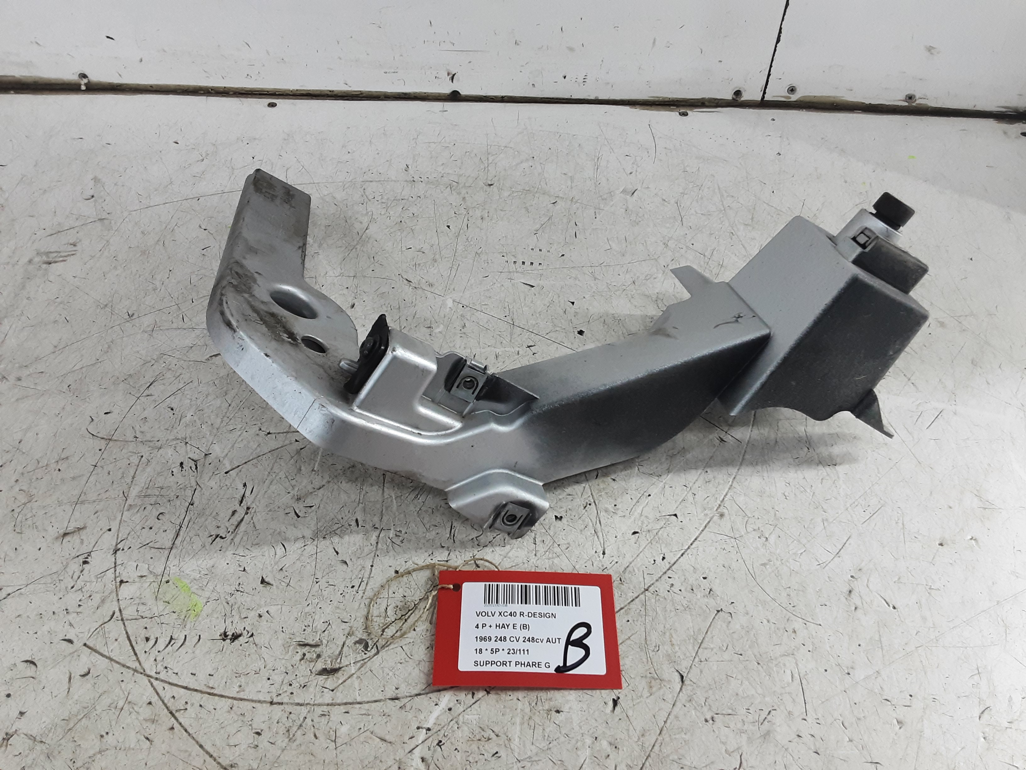 SUPPORT DE PHARE AVANT GAUCHE