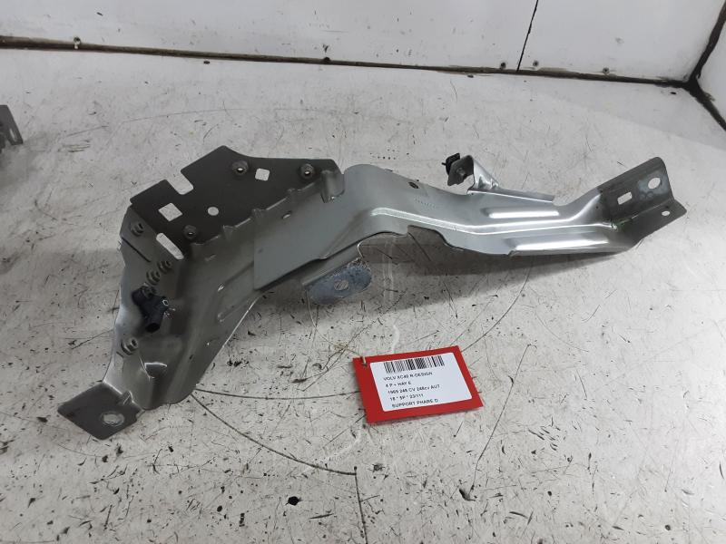 STEUN KOPLICHT RECHTS Volvo XC40 3/18+