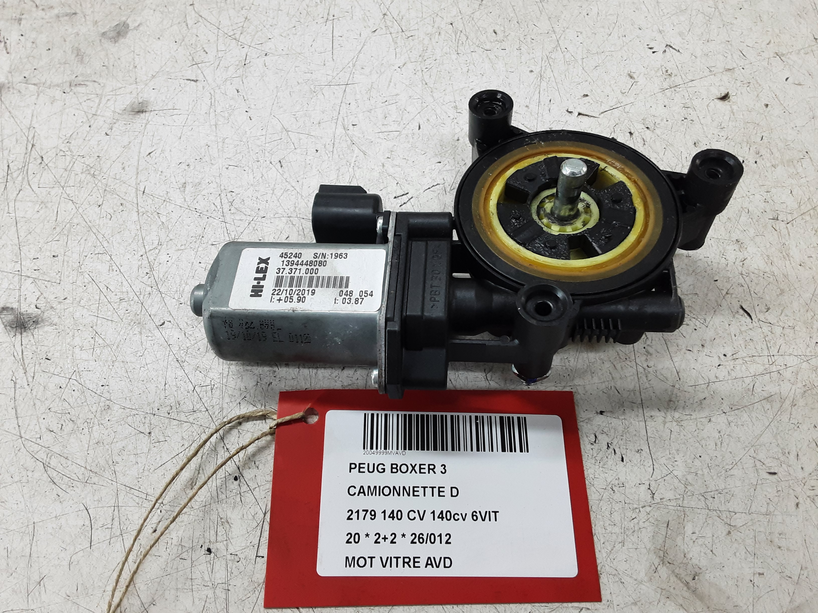 MOTEUR DE VITRE DE PORTE AVANT DROITE