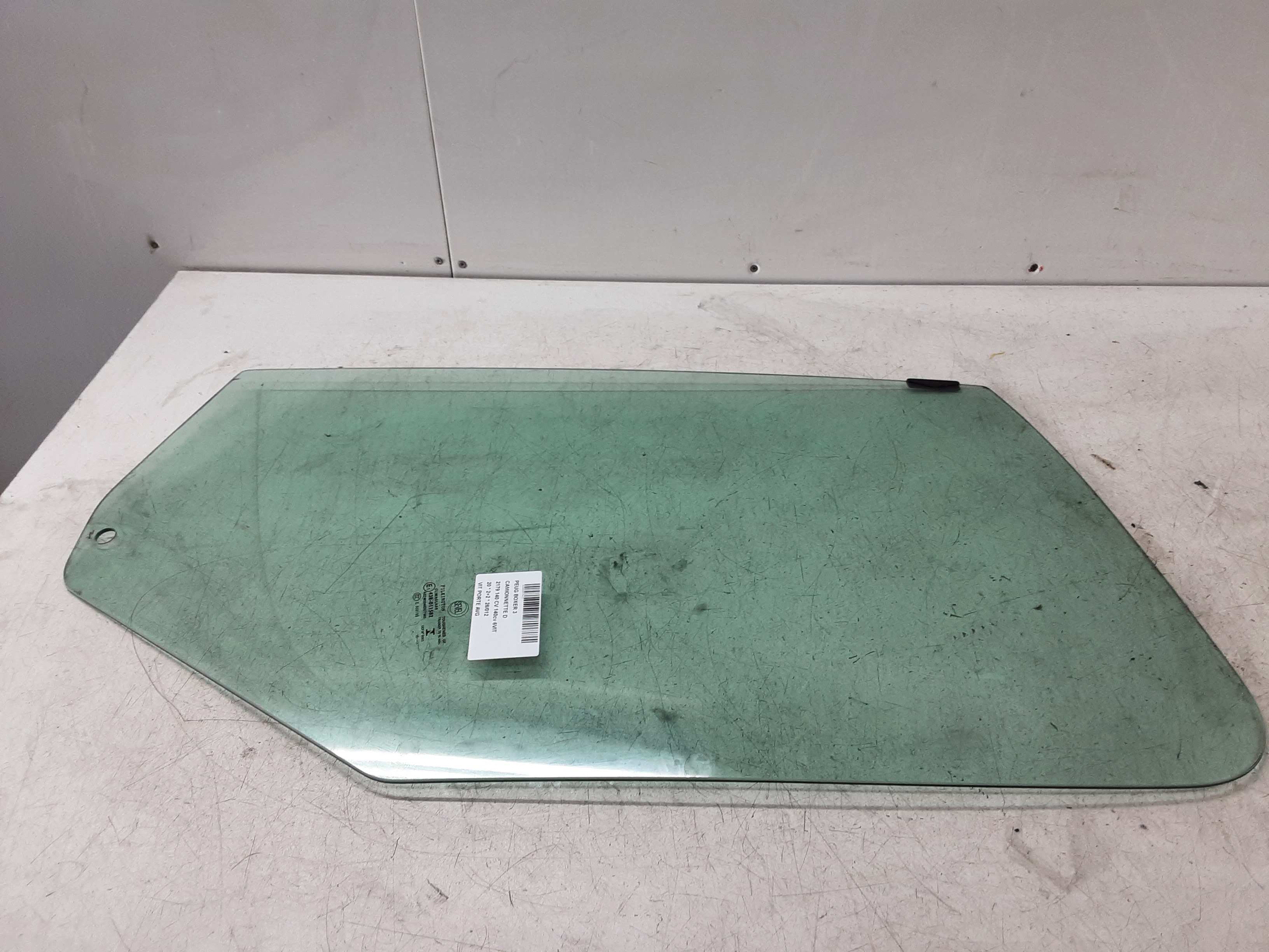 LEFT FRONT DOOR WINDOW