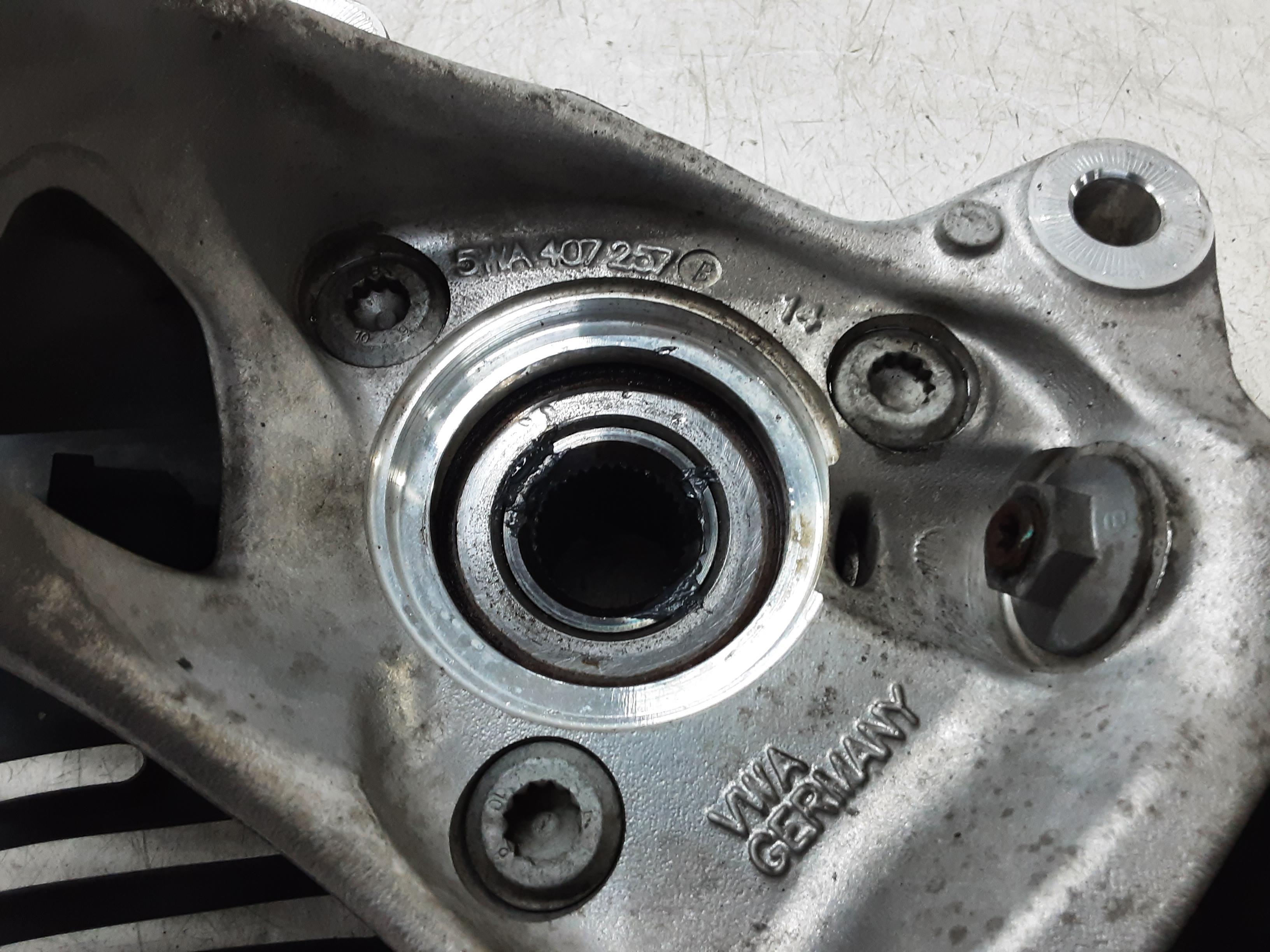 RADNABE VORNE LINKS Audi RS3 2019+