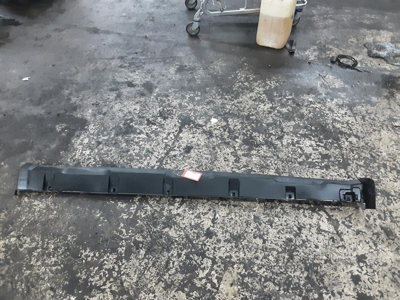 SIERLIJST DREMPEL LINKS Dacia DUSTER 1/24+