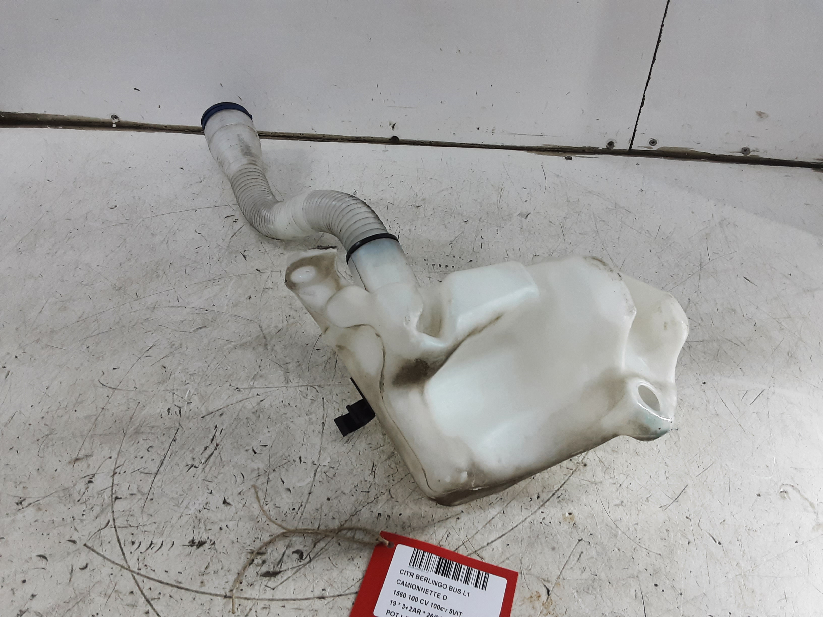 RUITENWASRESERVOIR VOOR