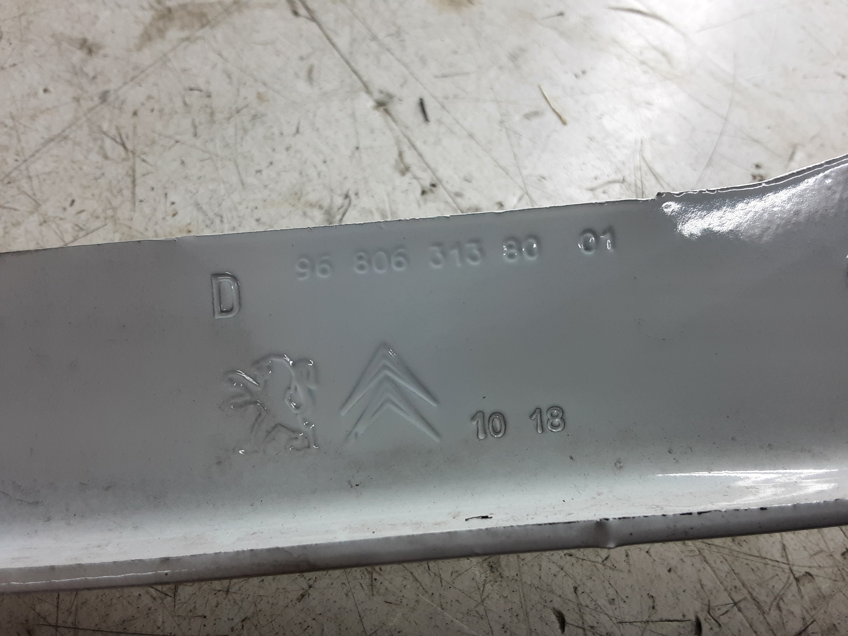 CHARNIERE DE CAPOT DROITE