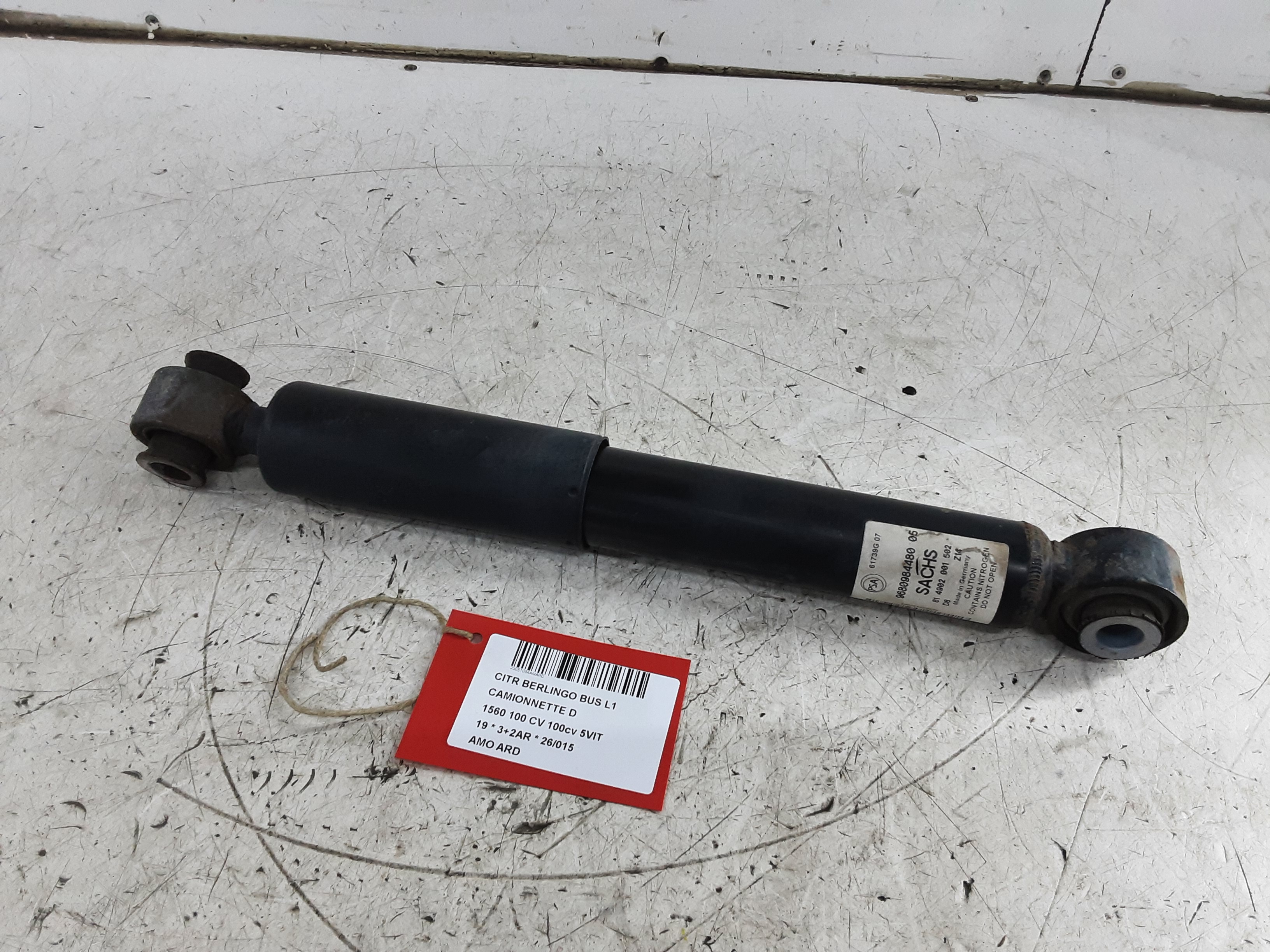 SCHOKBREKER ACHTER RECHTS