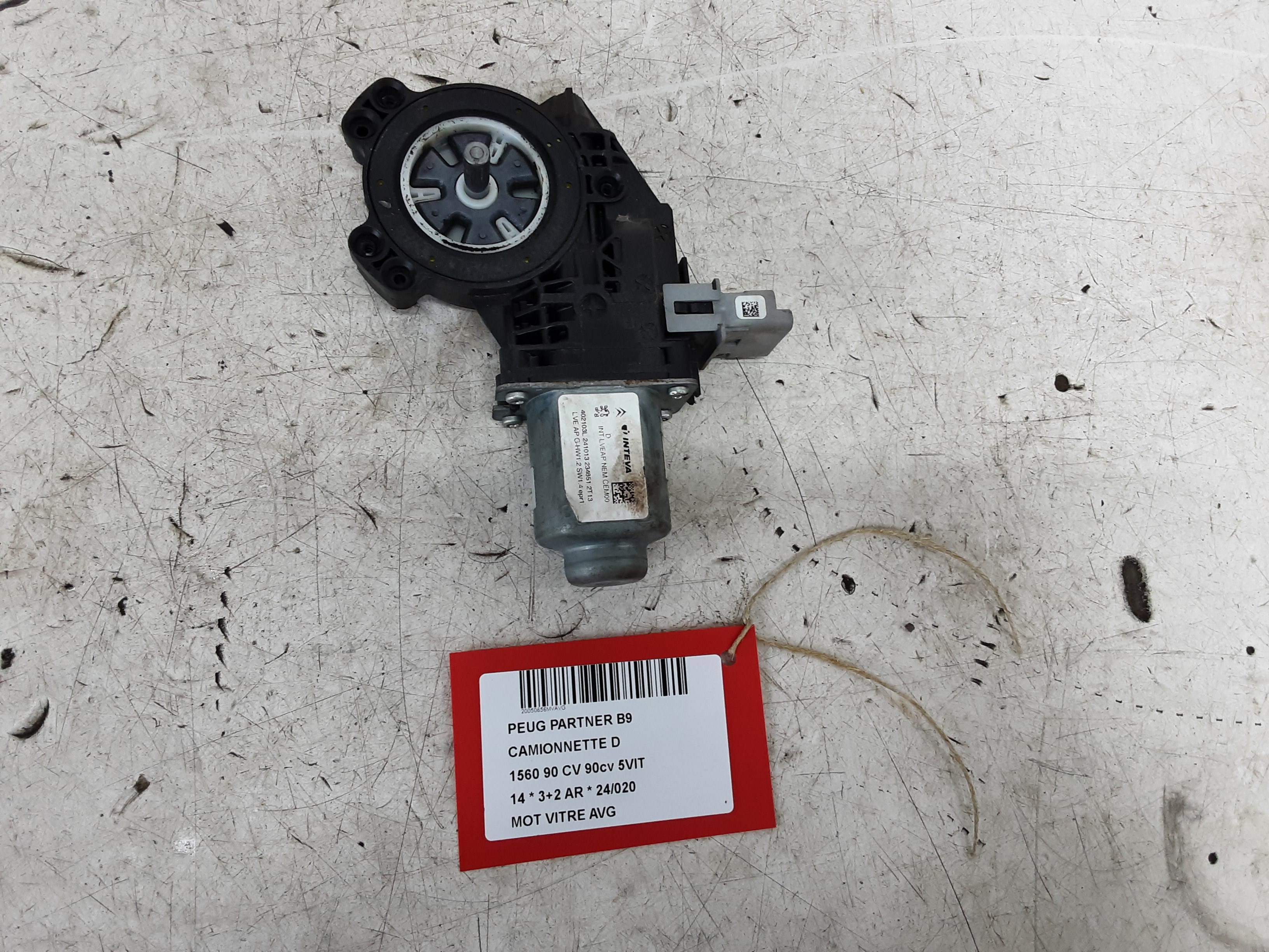MOTEUR DE VITRE DE PORTE AVANT GAUCHE