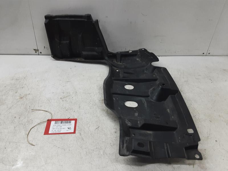 BINNEN SPATBORD LINKS VOOR Toyota YARIS (5) 9/14 - 2/20