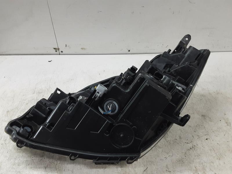 HEADLIGHT RIGHT Toyota YARIS (5) 9/14 - 2/20