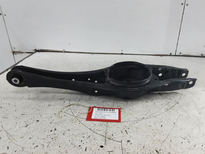 BRAS DE SUPENSION ARRIERE DROIT Vw GOLF VIII 2/20+