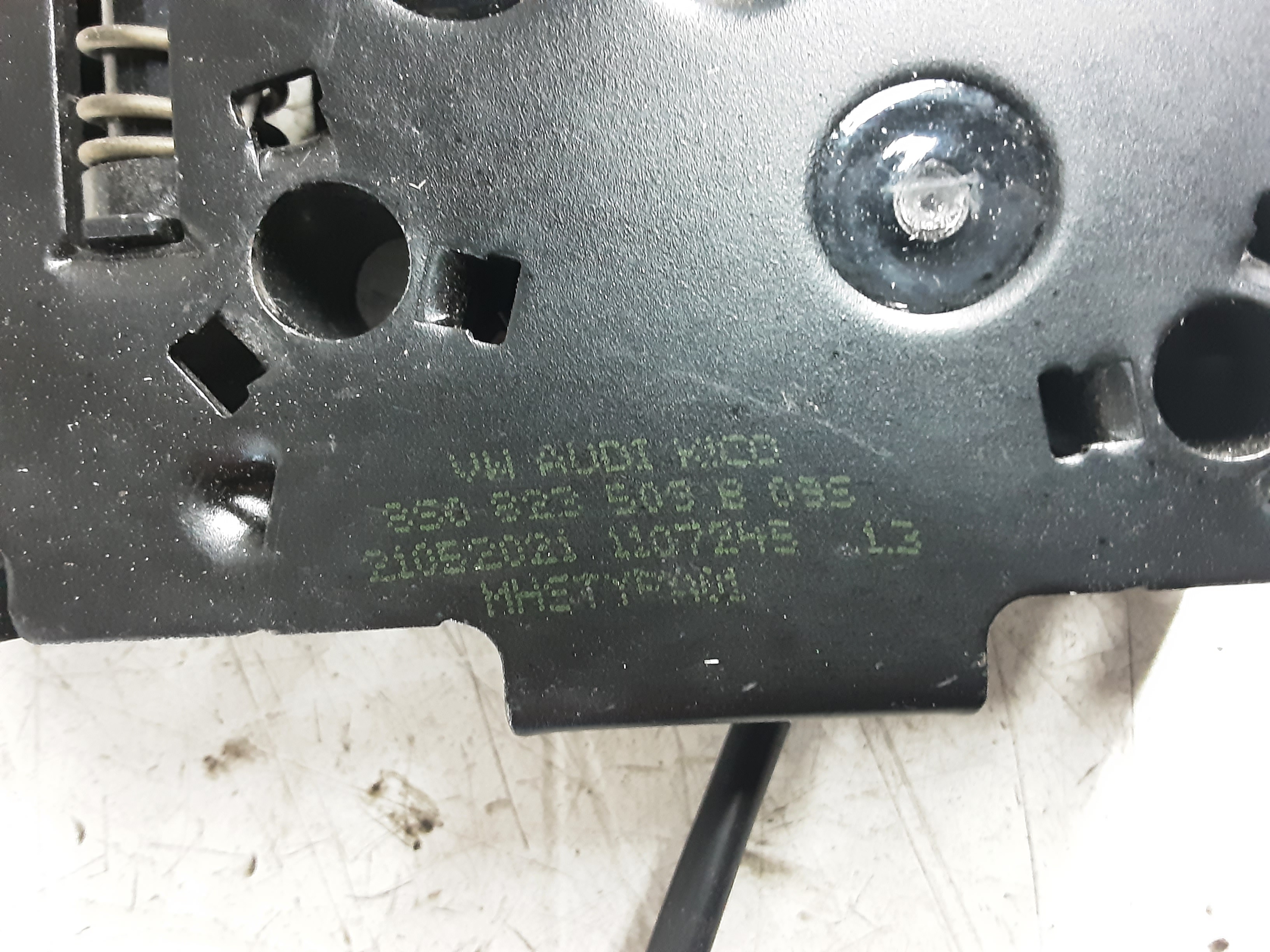 VERGRENDELING MOTORKAP