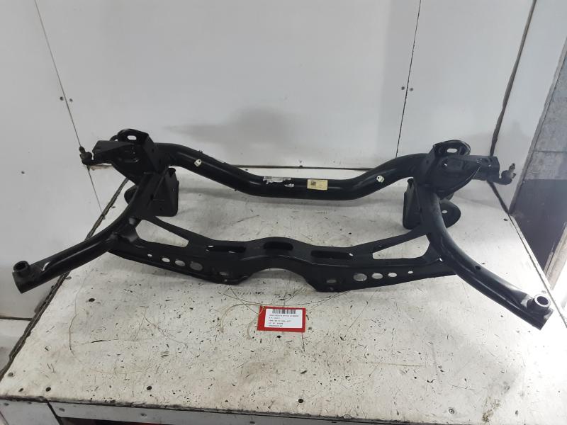 TRAVERSE ARRIERE Vw GOLF VIII 2/20+