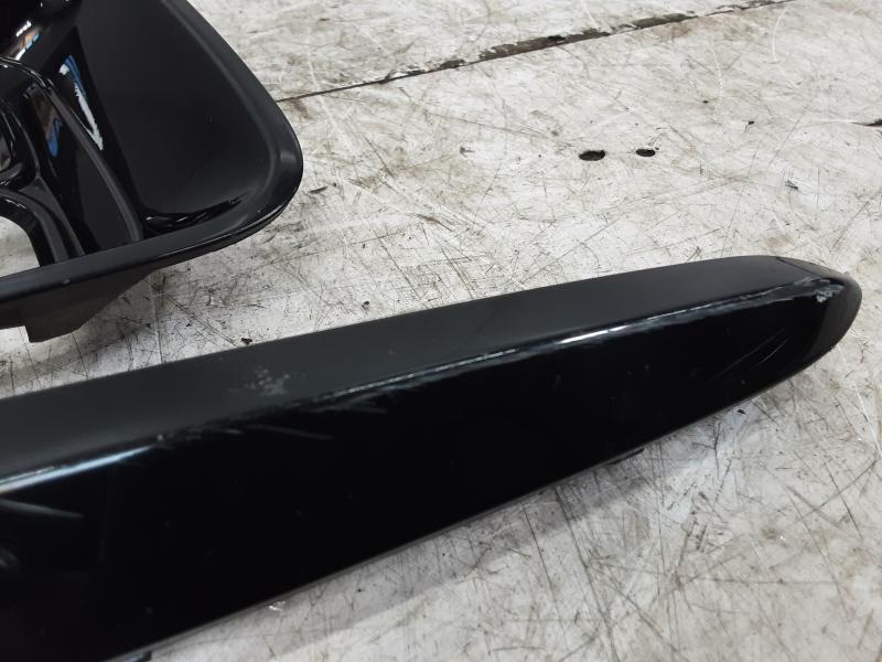 KONTUR DES LINKEN NEBELSCHEINWERFERS Kia RIO 01/17+