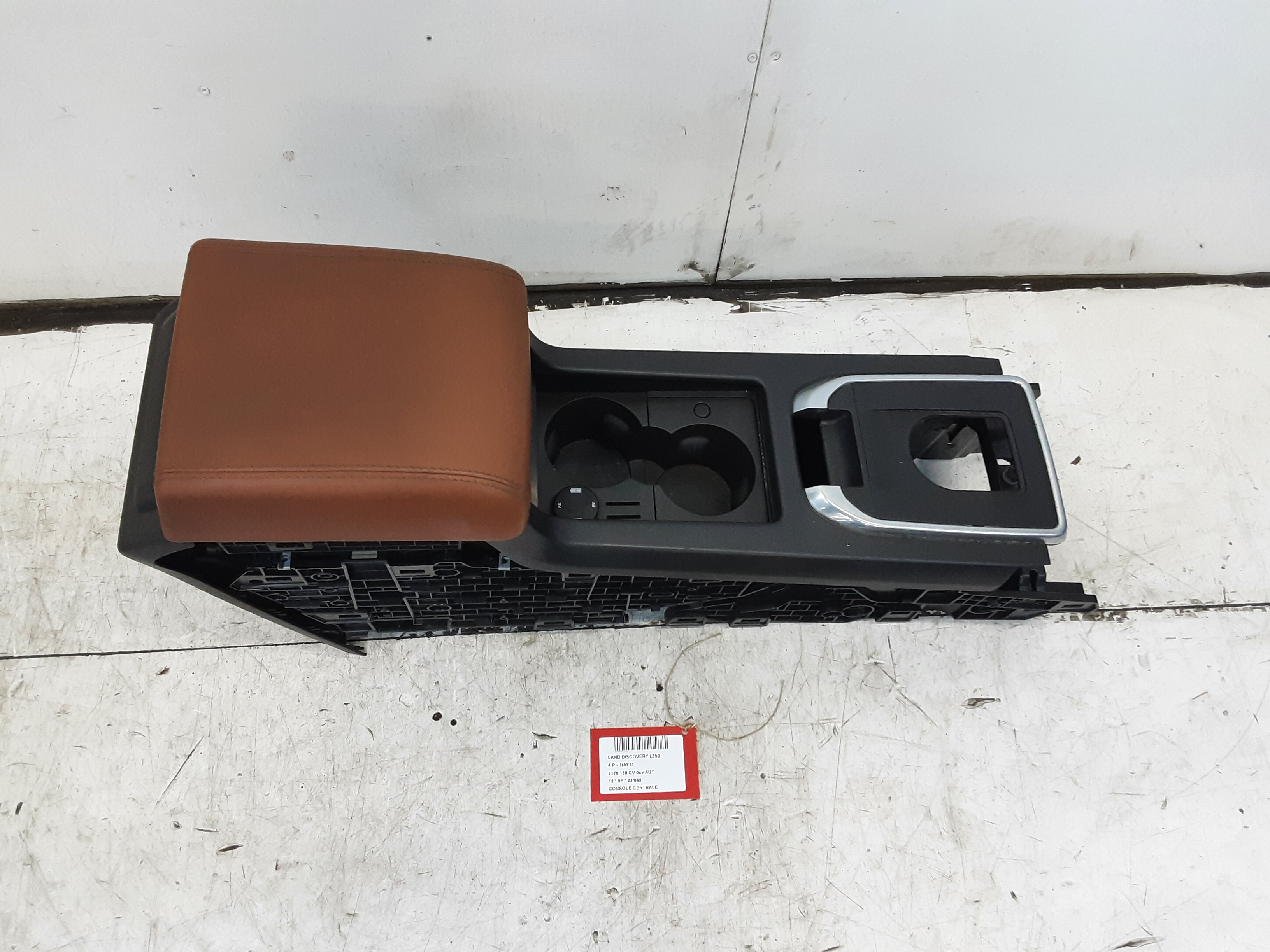 MIDDLE CONSOLE