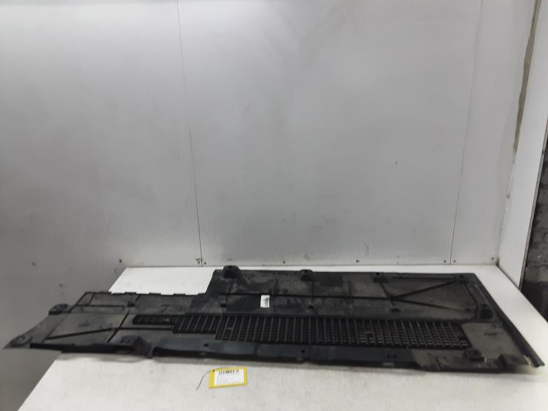PLASTIQUE SOUS VOITURE DROIT Renault CLIO V 06/19+