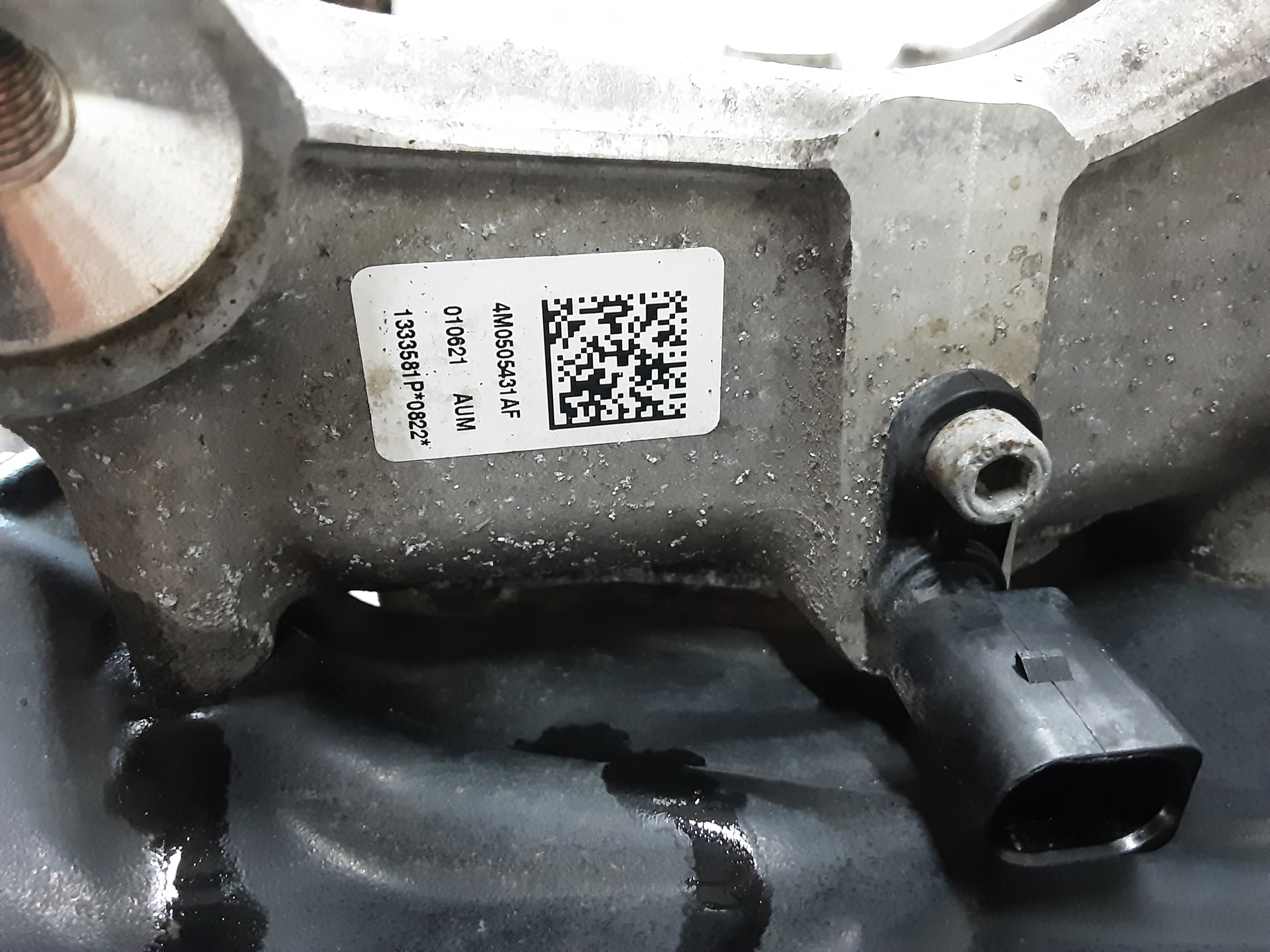 REAR HUB LEFT
