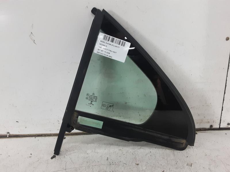 ZIJRUIT ACHTER LINKS Mercedes-Benz A W177 18 - 2/23