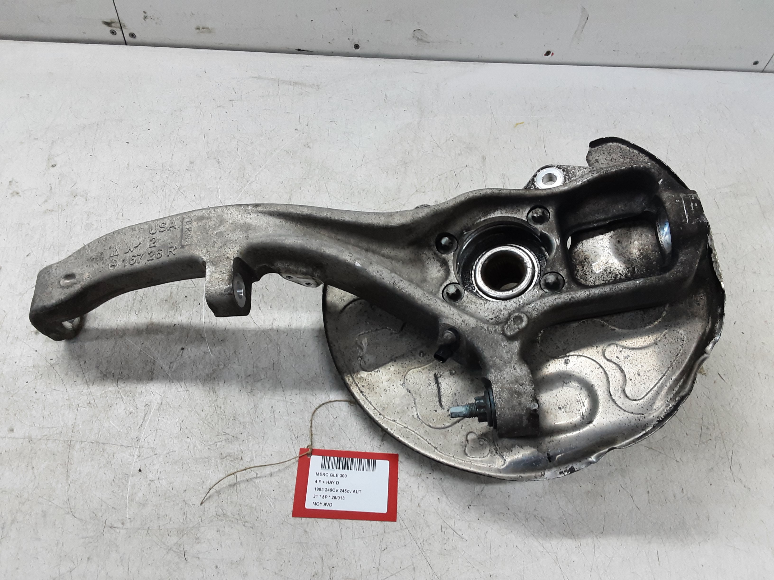 FRONT WHEEL HUB RIGHT