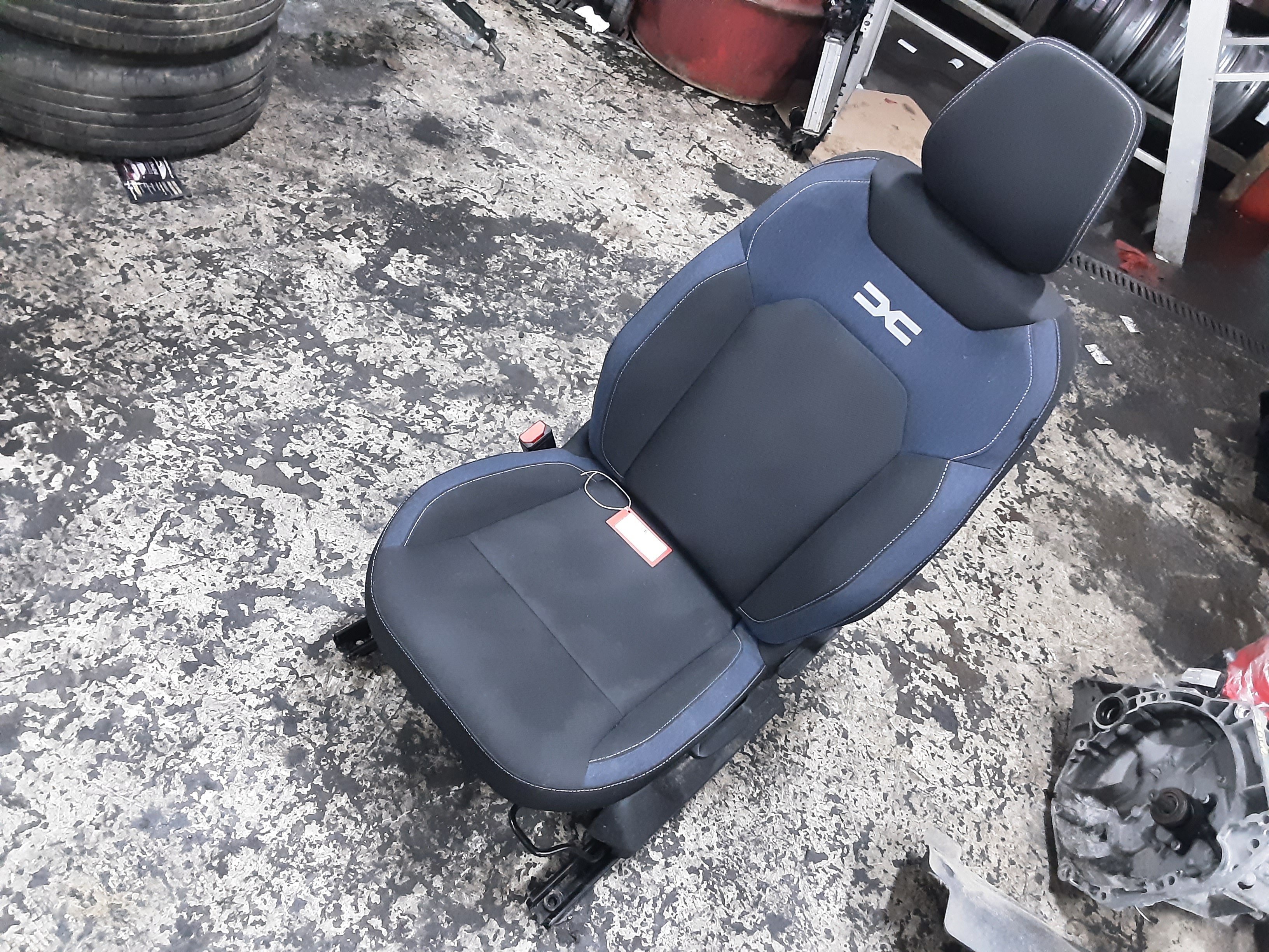 FRONT LEFT SEAT