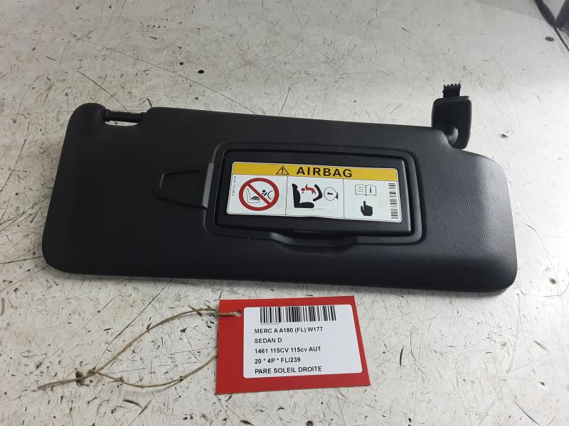ZONNEKLEP RECHTS Mercedes-Benz A W177 18 - 2/23