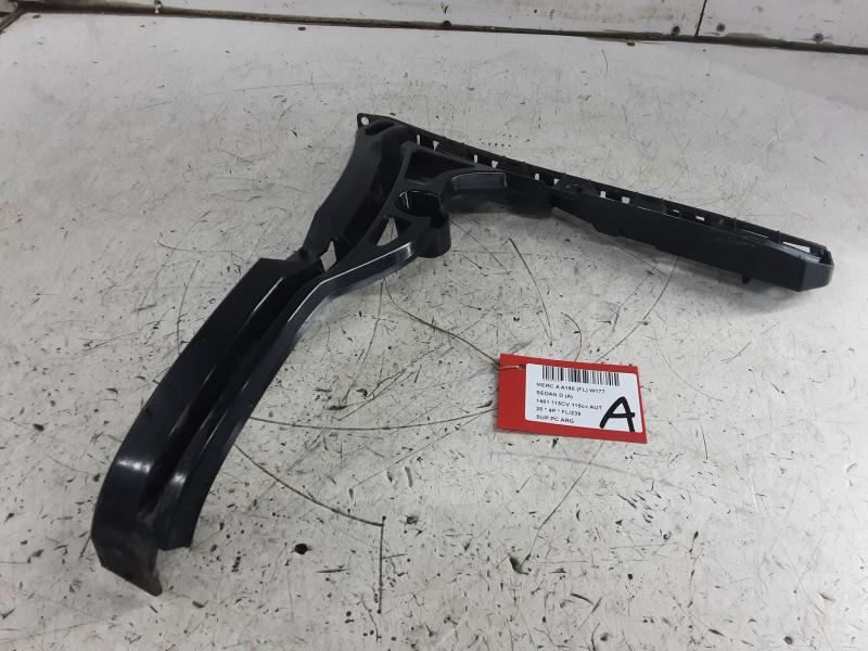 BUMPERSTEUN ACHTER LINKS Mercedes-Benz A W177 18 - 2/23