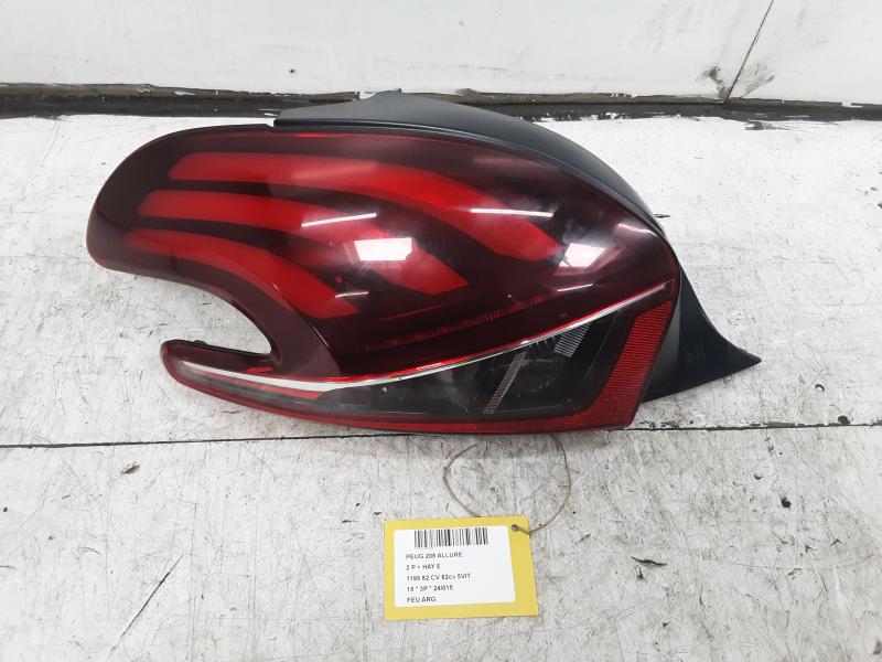 ACHTERLICHT LINKS Peugeot 208 8/15 - 20