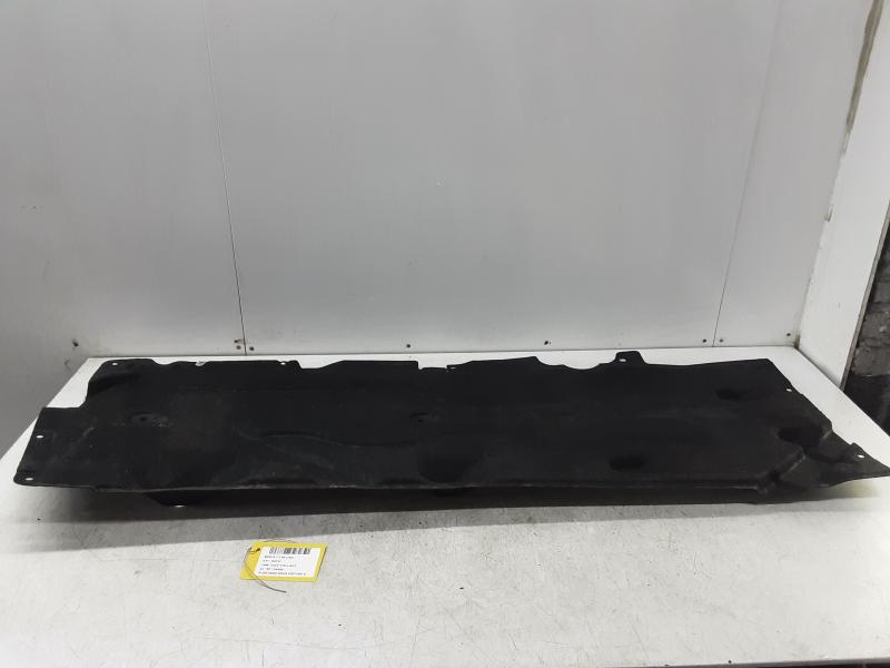 PLASTIEKE BESCHERMPLAAT ONDER AUTO RECHTS Bmw 1 F40 7/19+