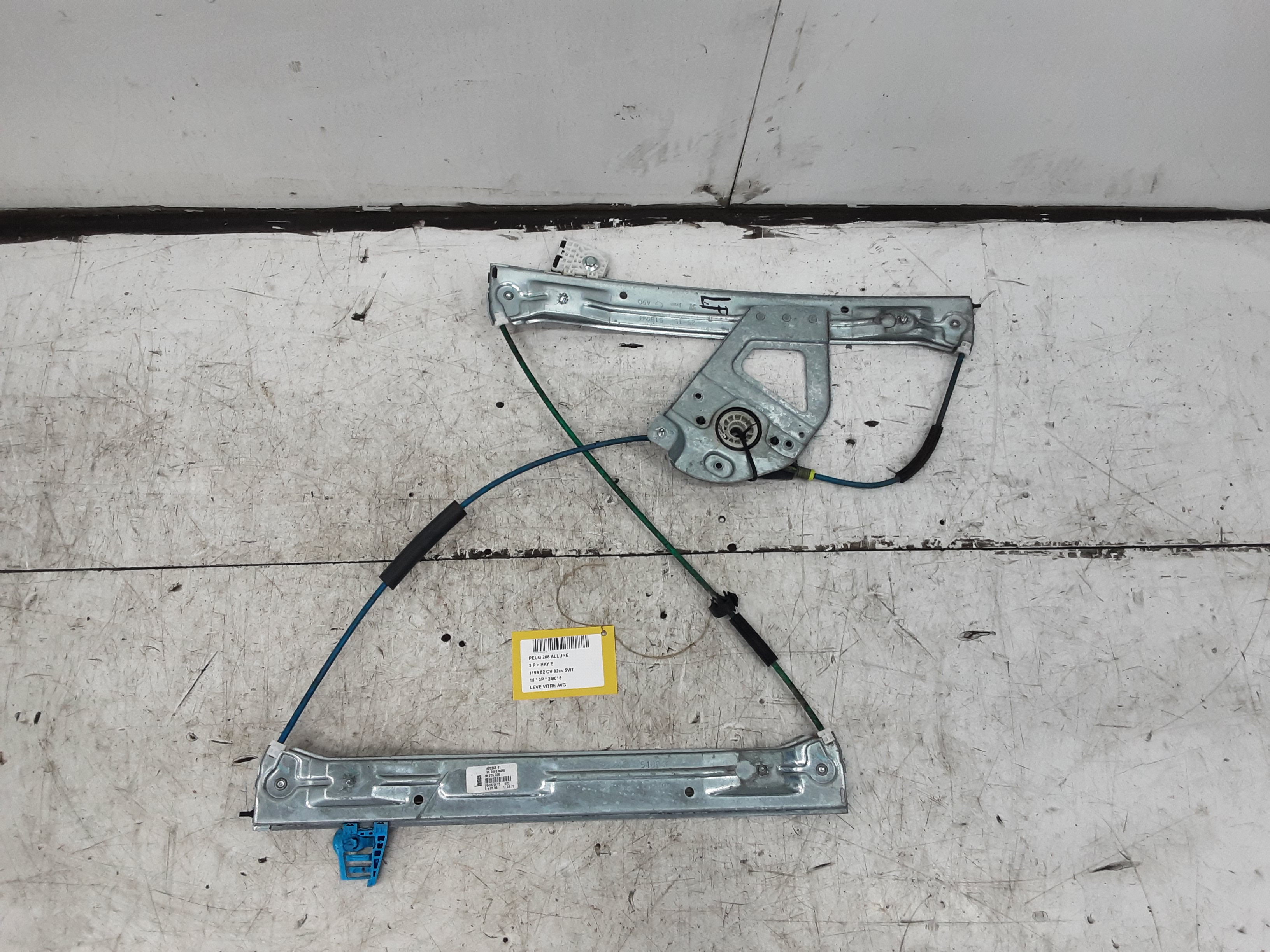 FENSTERMECHANIK TÜRIG LINKS VORNE