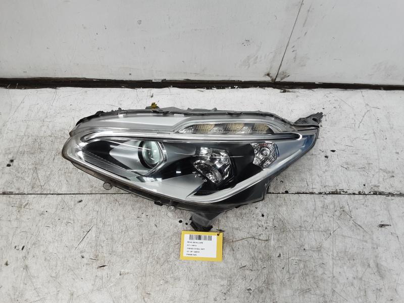 PHARE AVANT GAUCHE Peugeot 208 8/15 - 20