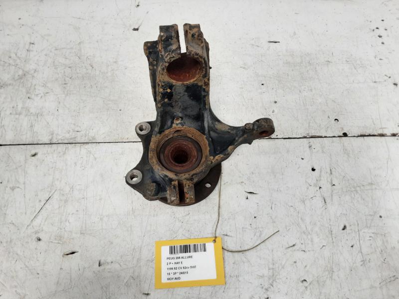 MOYEU AVANT DROIT Peugeot 208 8/15 - 20