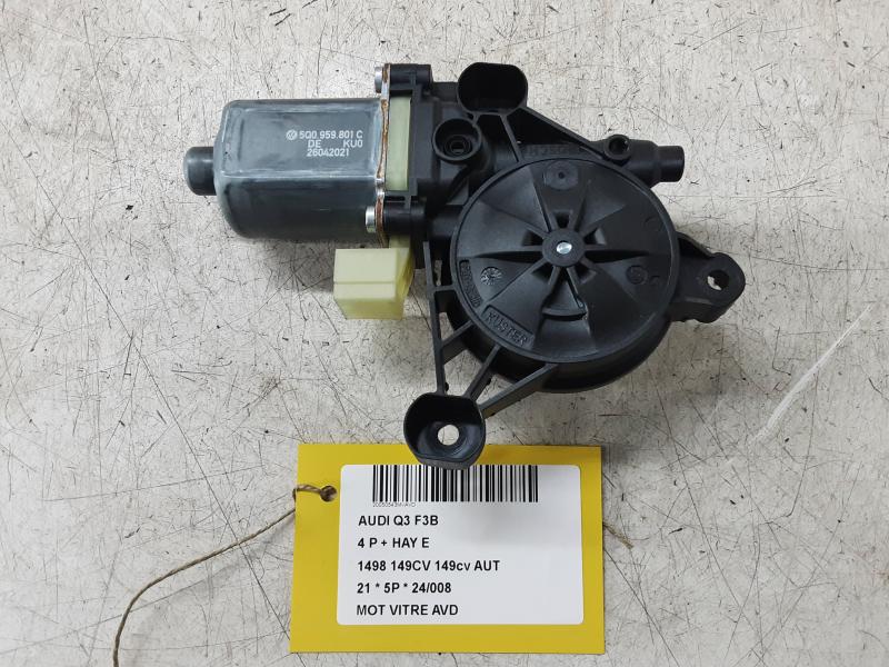 MOTEUR DE VITRE DE PORTE AVANT DROITE Audi Q3 11/18+