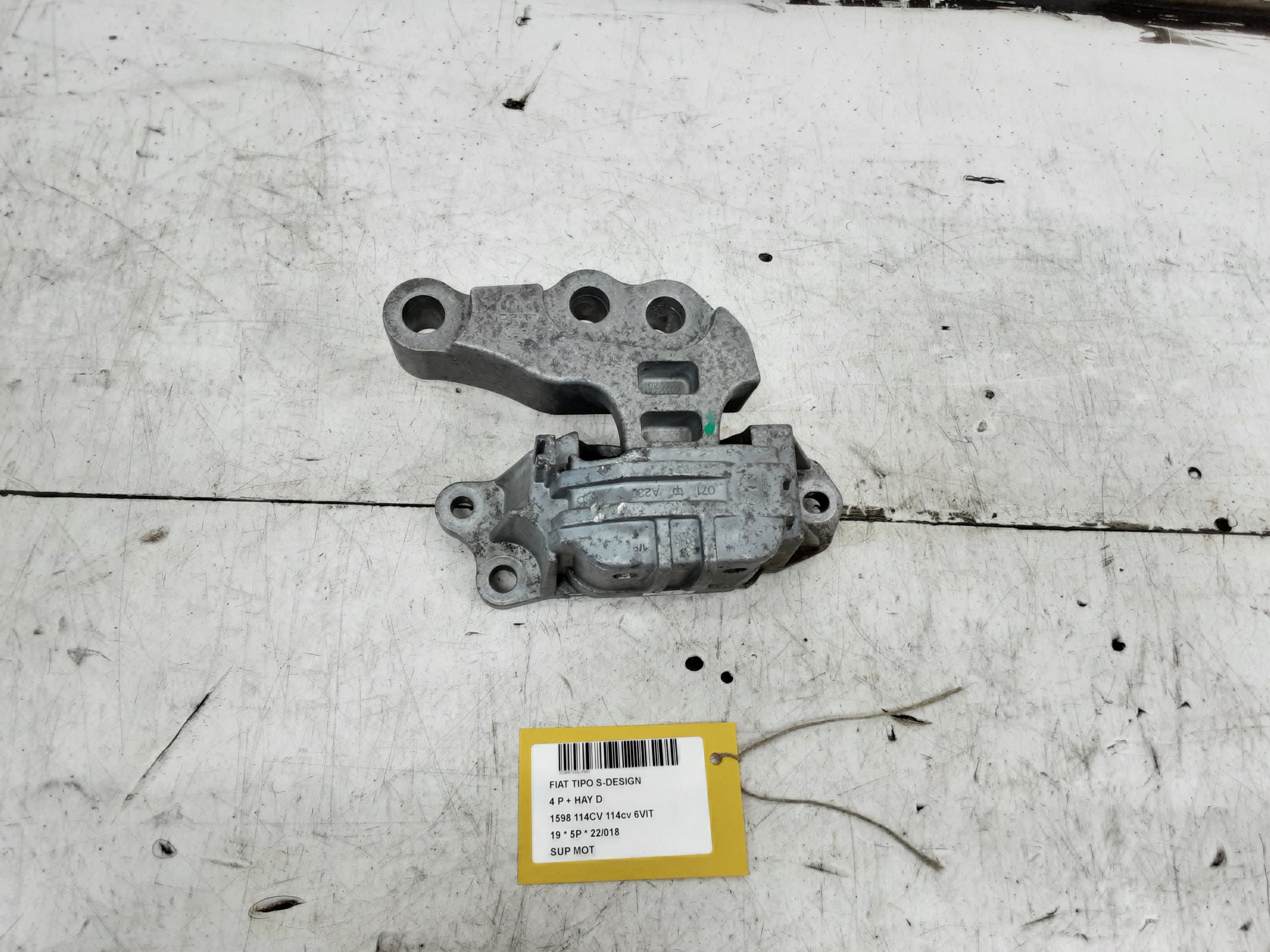 ENGINE MOUNT