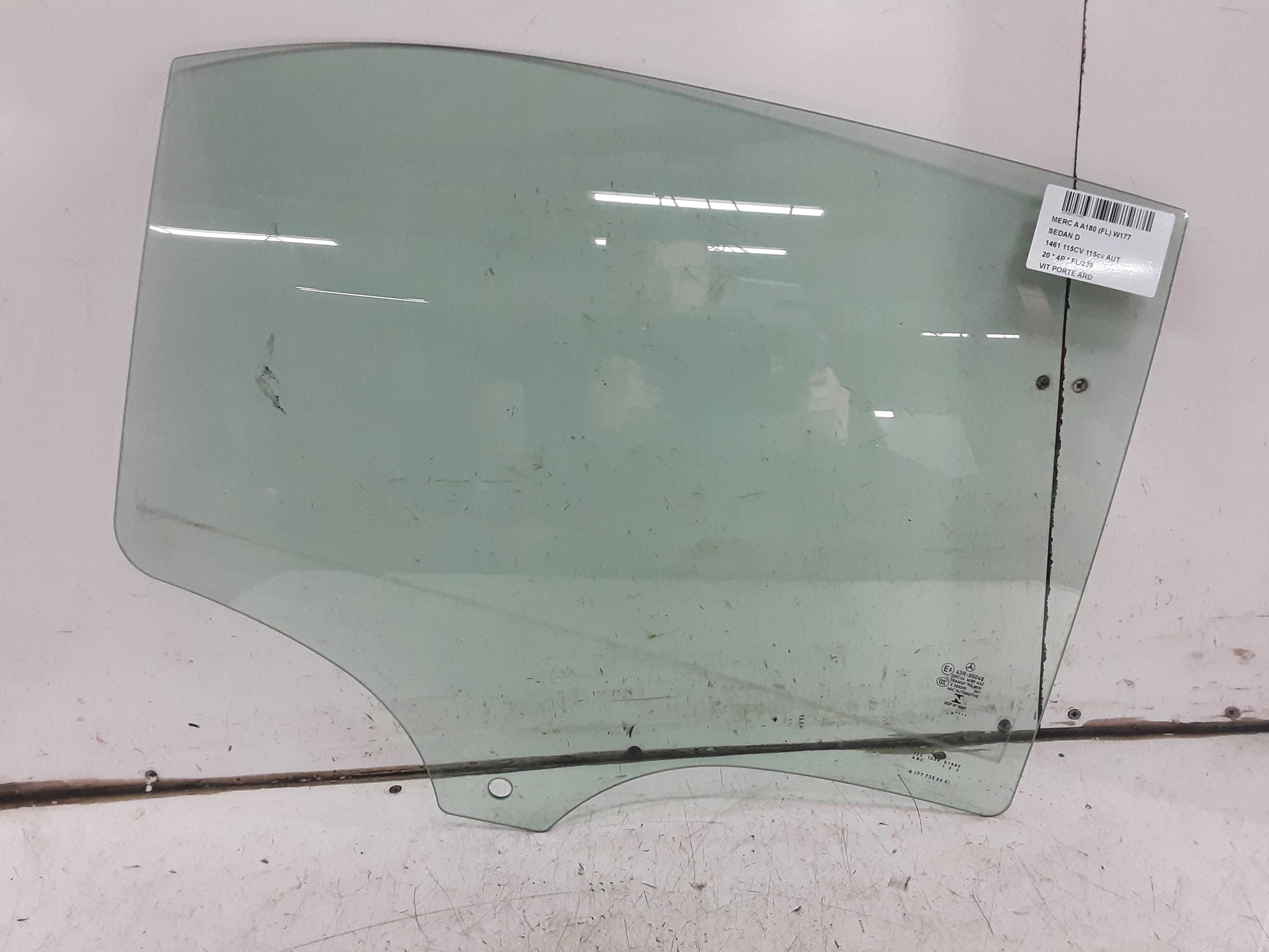 RIGHT REAR DOOR WINDOW