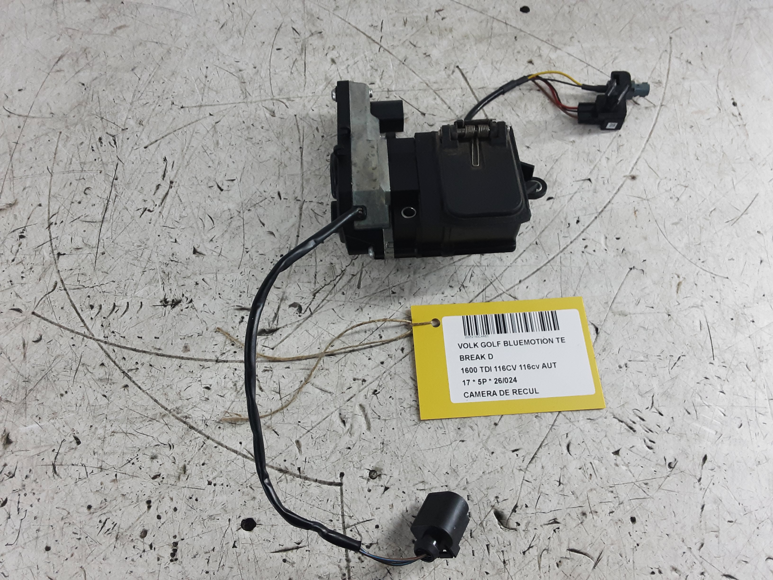 REVERSING CAMERA