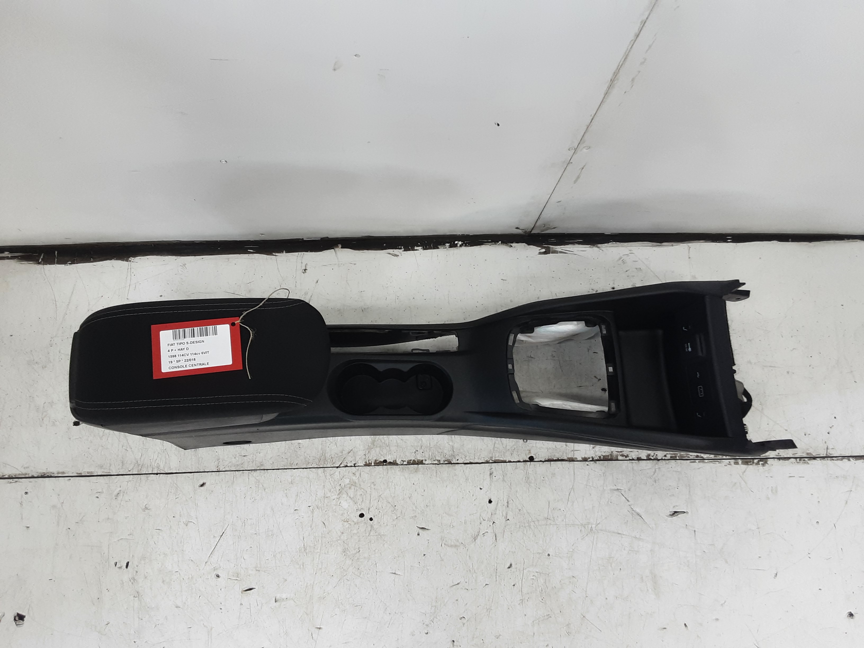 MIDDLE CONSOLE