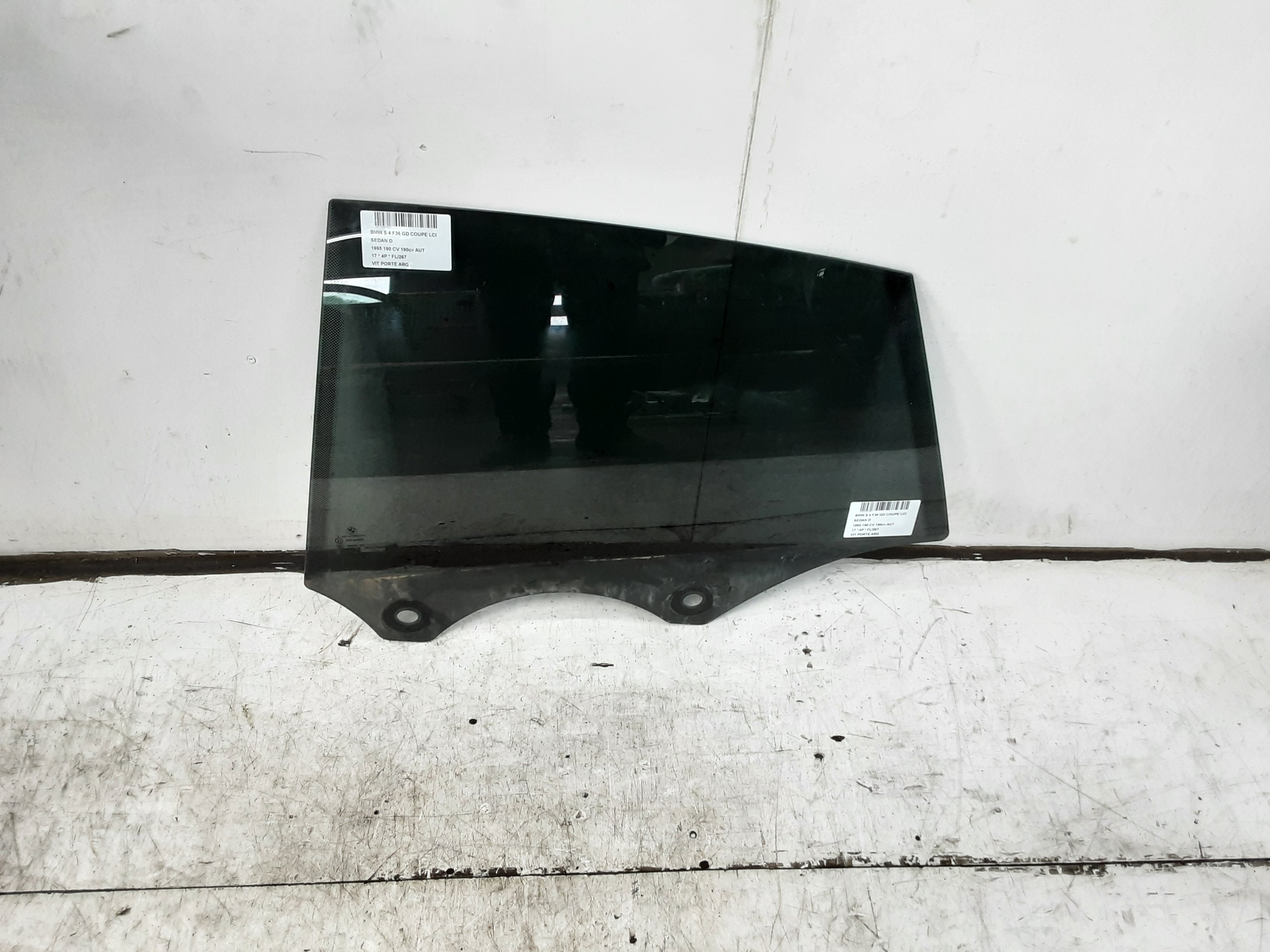 VITRE DE PORTE ARRIERE GAUCHE