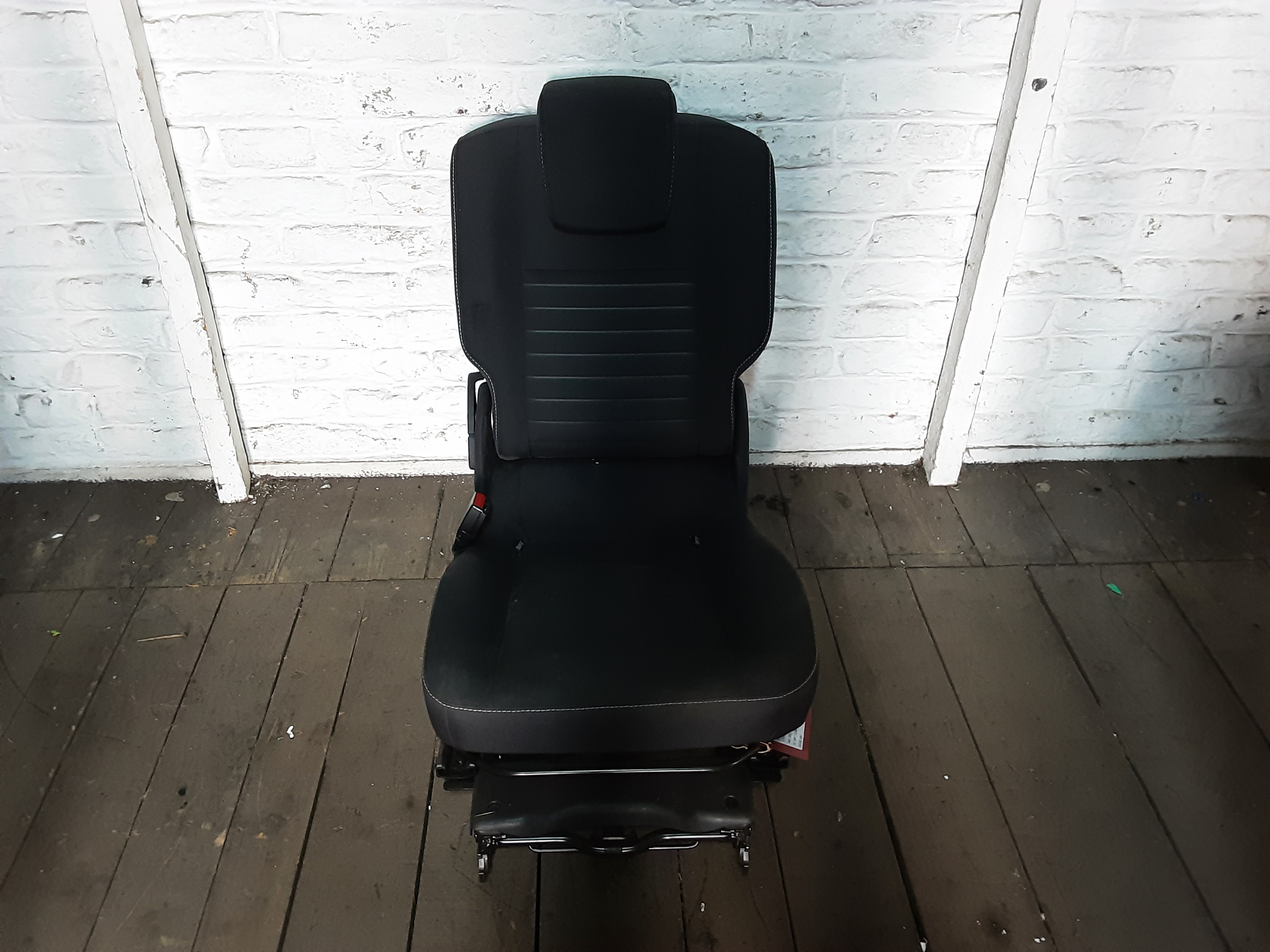 REAR SEAT