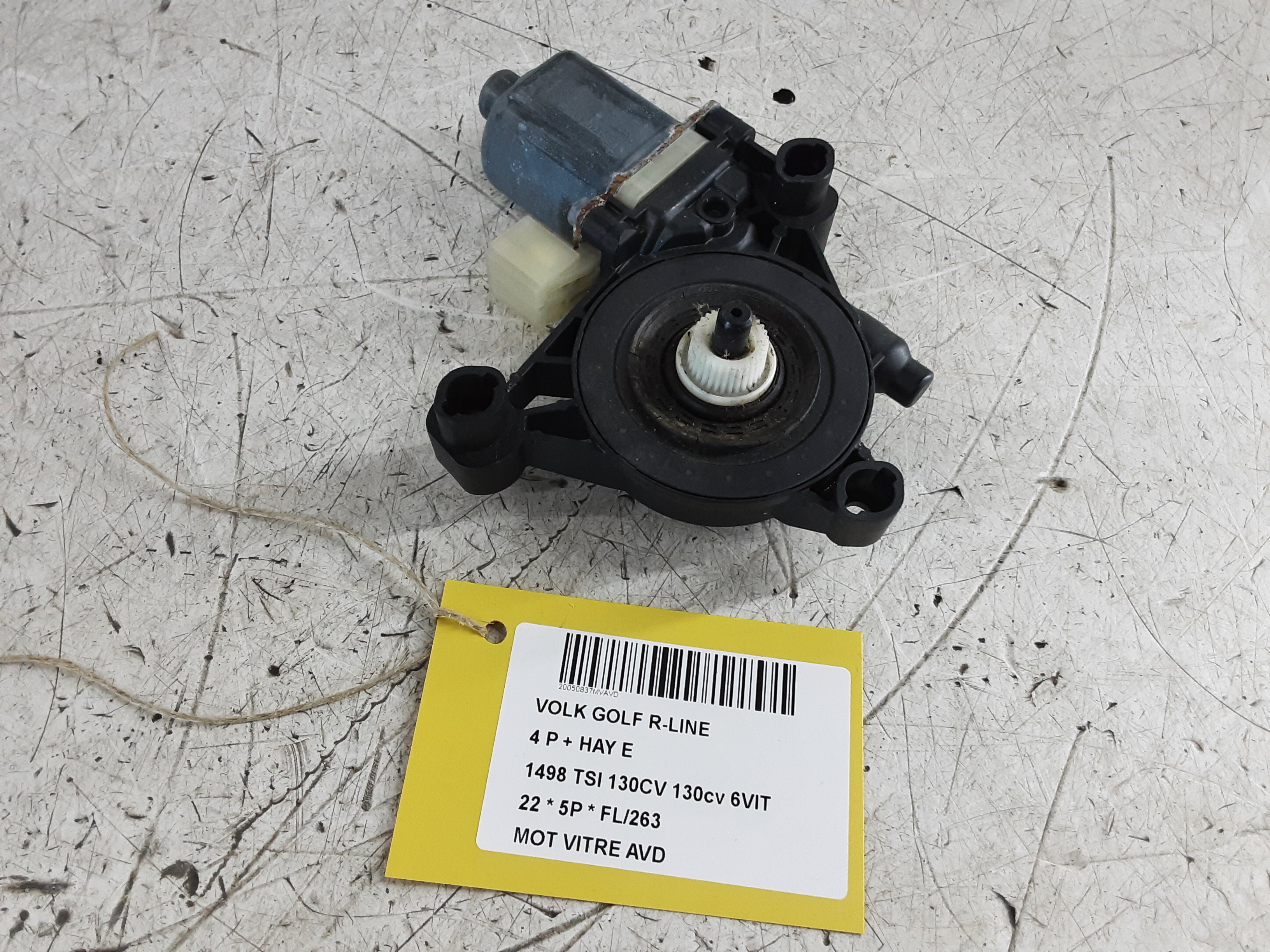 MOTEUR DE VITRE DE PORTE AVANT DROITE