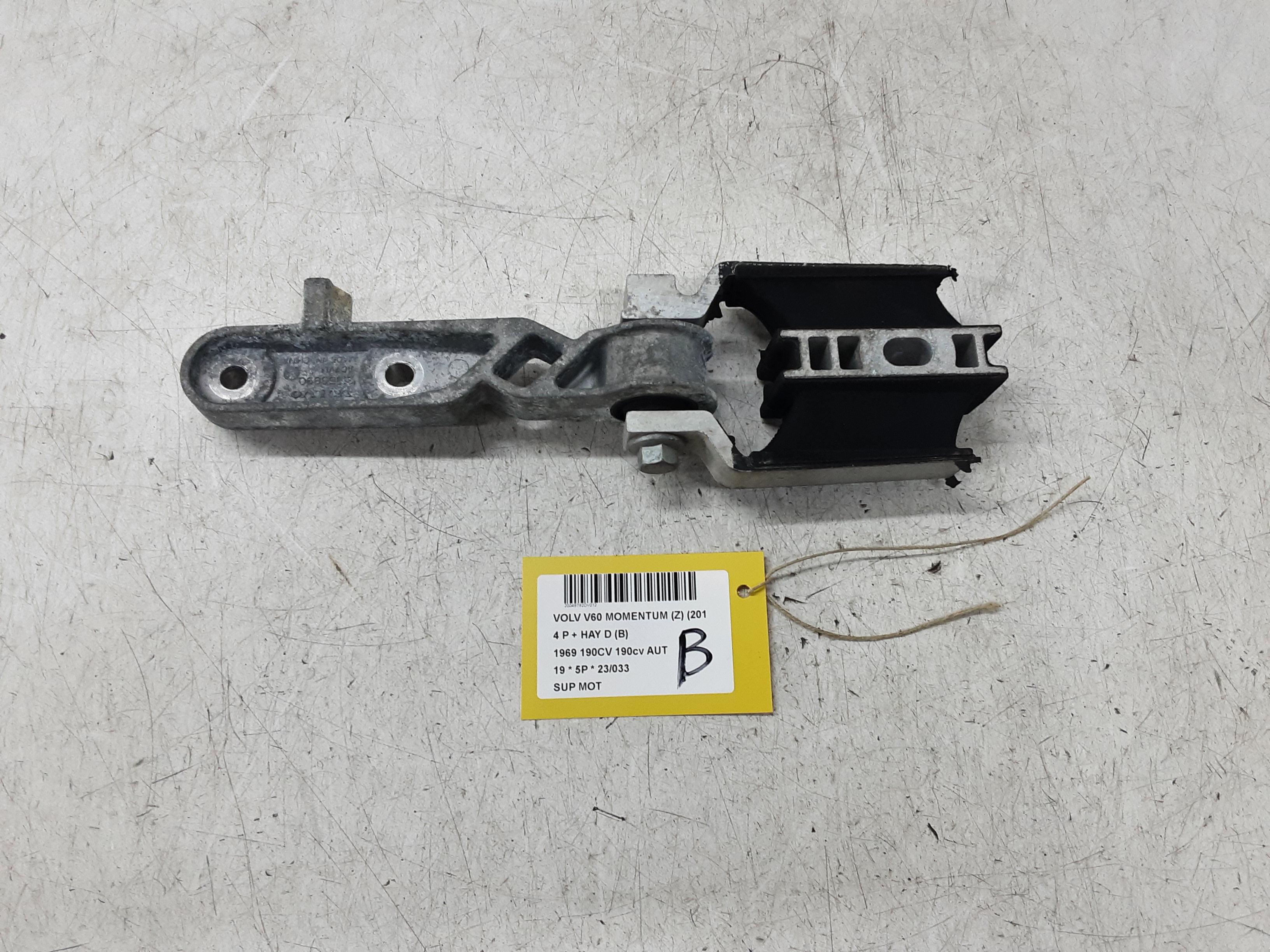 ENGINE MOUNT