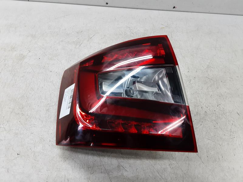 FEU ARRIERE GAUCHE Skoda OCTAVIA (5E) FaceLift 3/17 - 20