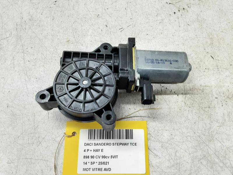 MOTEUR DE VITRE DE PORTE AVANT DROITE Dacia SANDERO 9/12 - 16