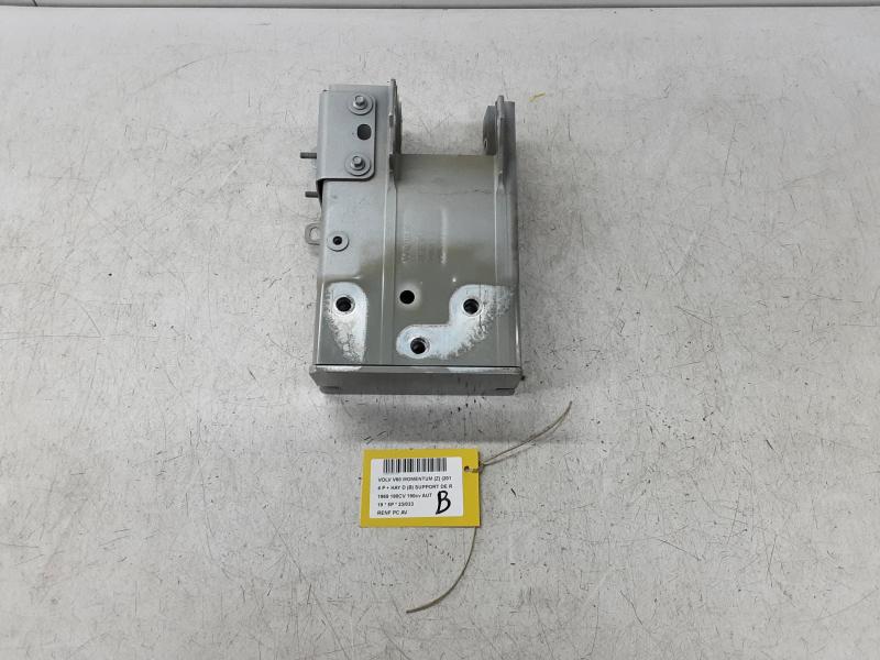 BUMPERBALK VOOR Volvo V60 08/18+