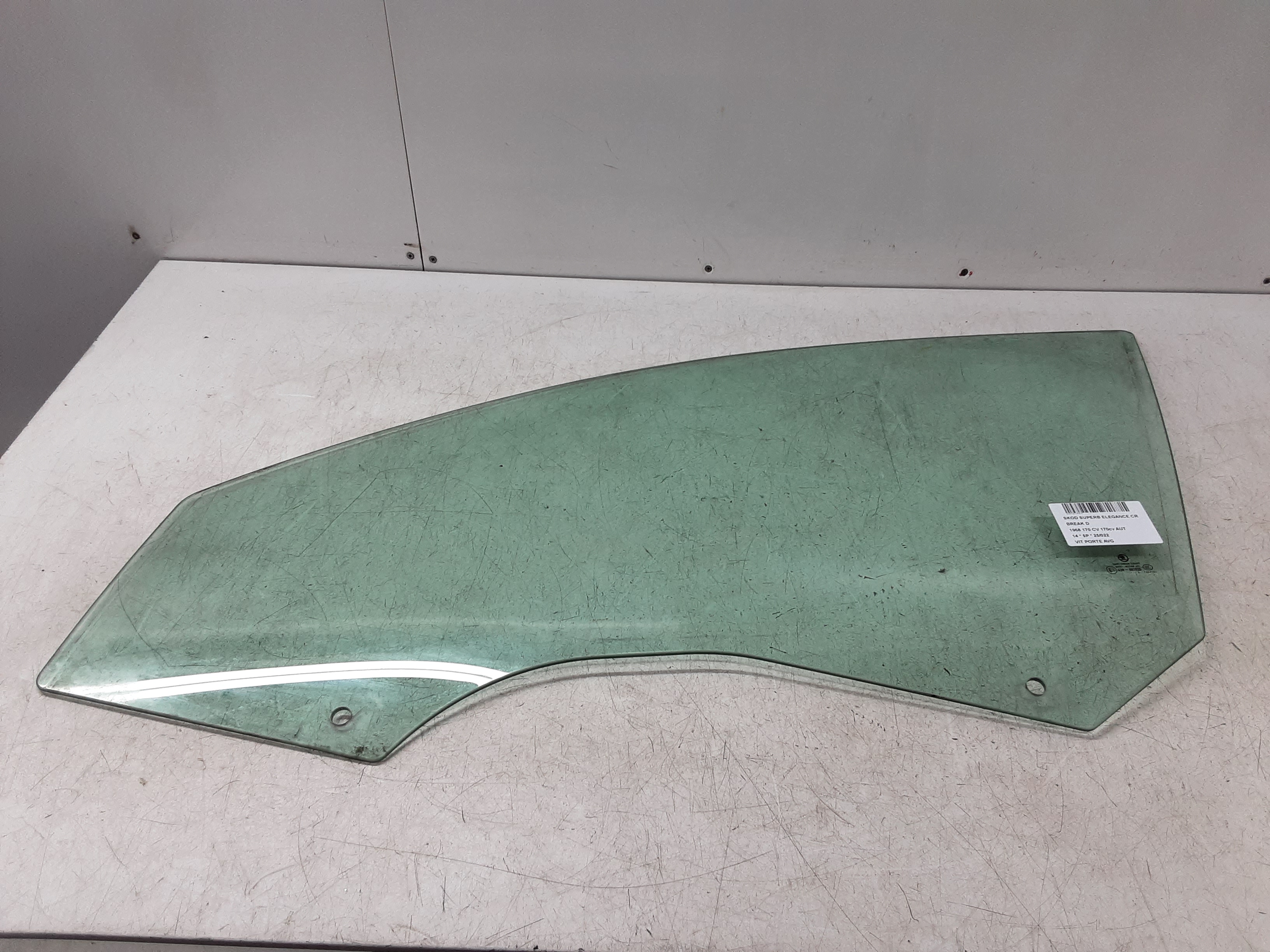 LEFT FRONT DOOR WINDOW Skoda SUPERB B6 (3T) 5/13 - 15
