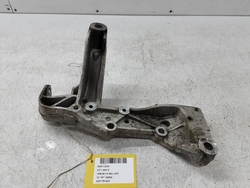 SUPPORT-TRIANGLE AVANT DROIT Seat LEON (2) (1P)  9/05 - 12