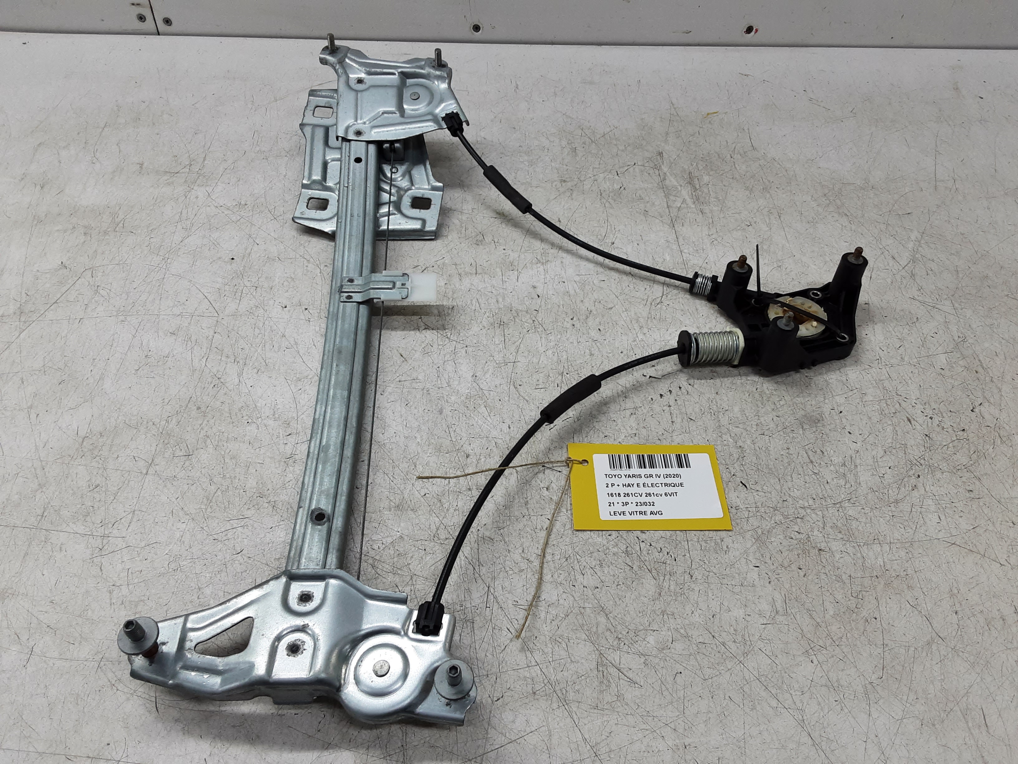 FENSTERMECHANIK TÜRIG LINKS VORNE