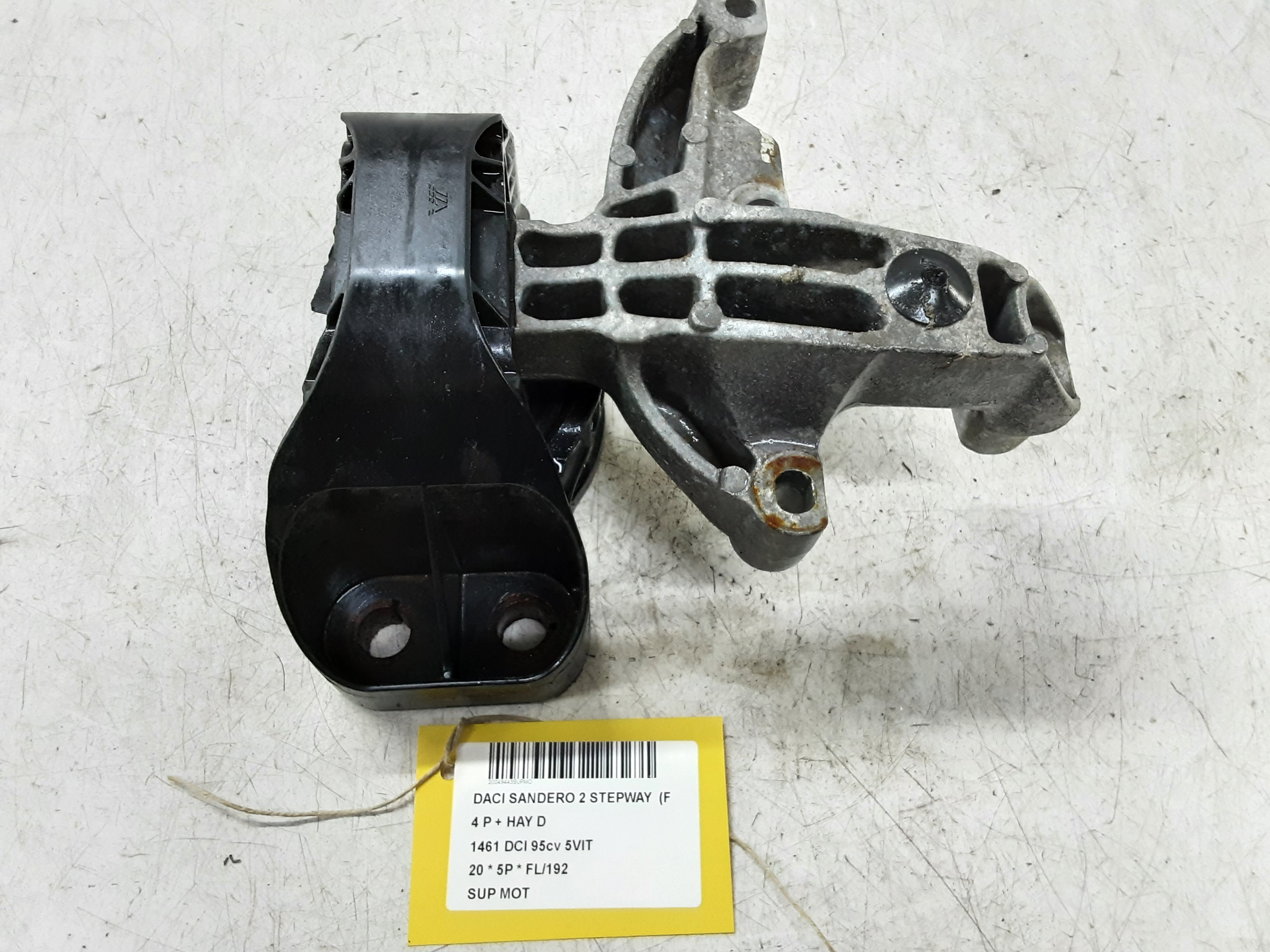 ENGINE MOUNT