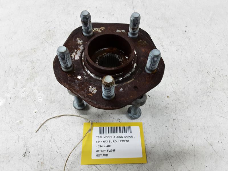 FRONT WHEEL HUB RIGHT Tesla MODEL 3 1/17+
